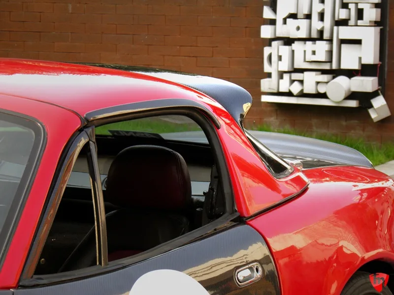 硬顶扰流板 硬顶扰流板