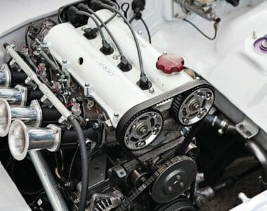 Miata obrit motorni prostor