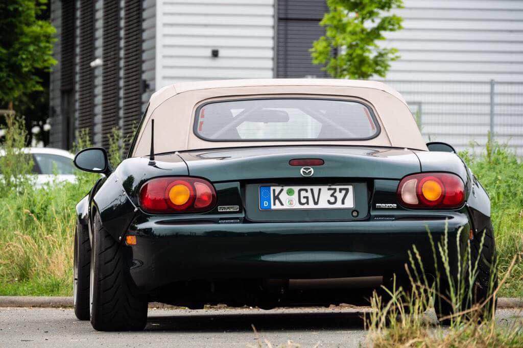 CarbonMiata Widebody Kit for NB (Overfenders + Bumper) Mazda Miata MX