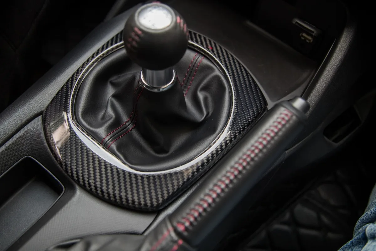 CarbonMiata Kryt řadicí páky z uhlíkových vláken pro ND