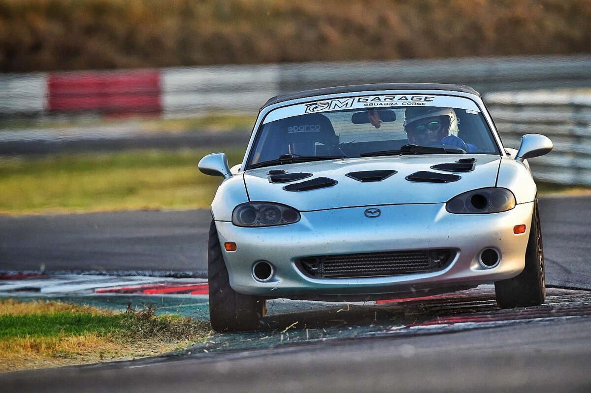 DCN Performance Hood Louvers for NB/NBFL