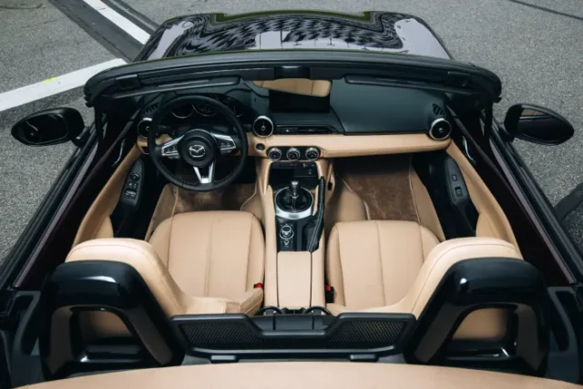 35th Anniversary Mazda MX-5 miata interion